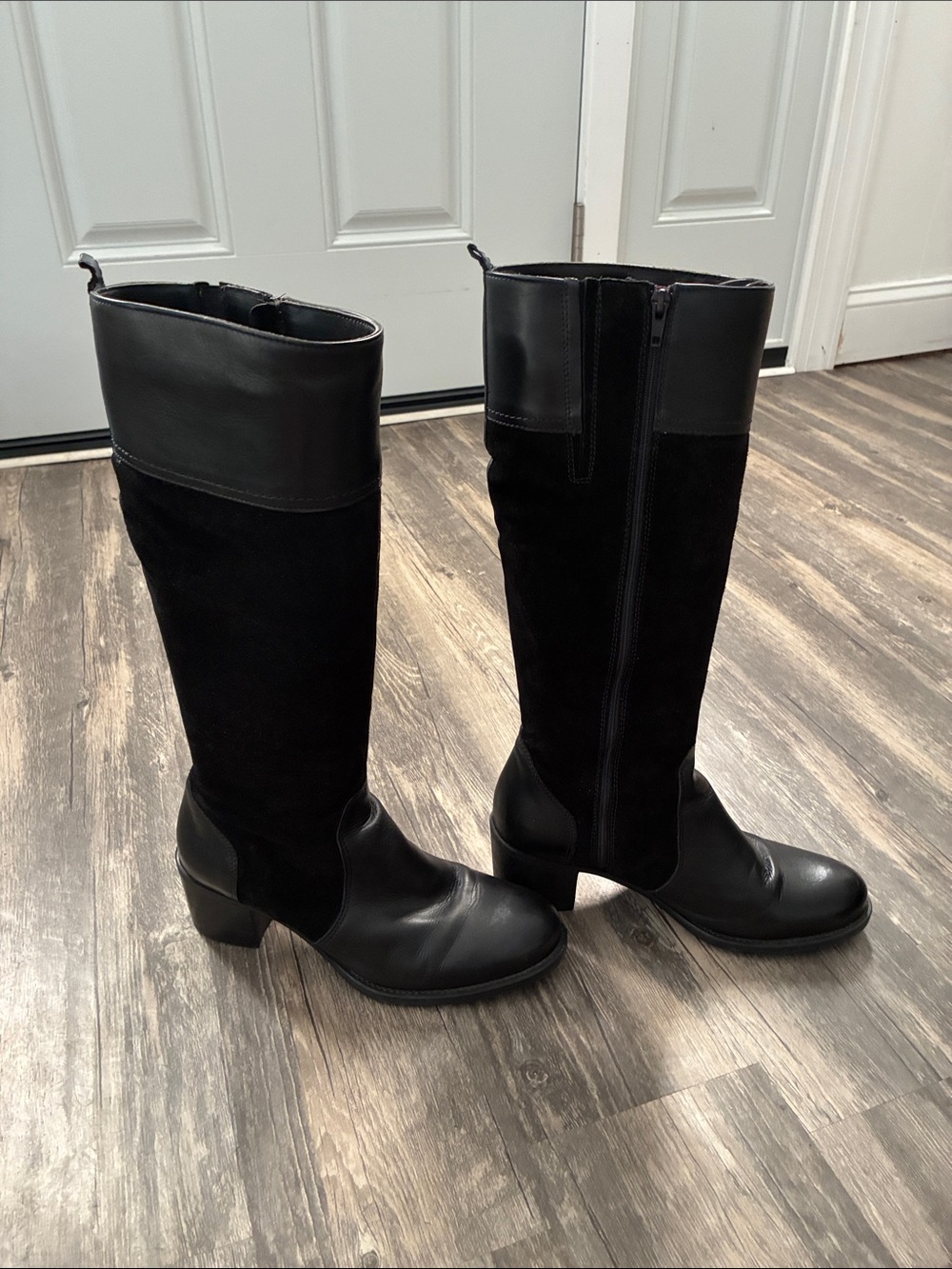 La CANADIENNE Black Leather & Suede Knee-High Heeled Boots